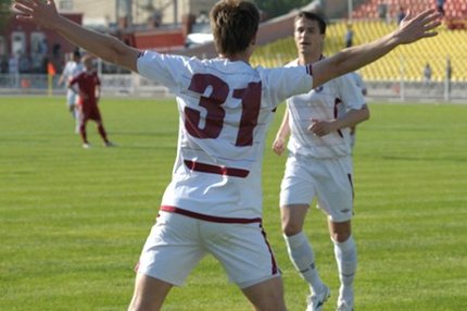 00:27 01.05.2012 Автор: Арутюнов Евгений ПФЛ "Центр" - Cезон 2011/12 , Зенит Пн - Металлург-Оскол , Металлург Лп - Локомотив Лс , Подолье - Губкин ,…