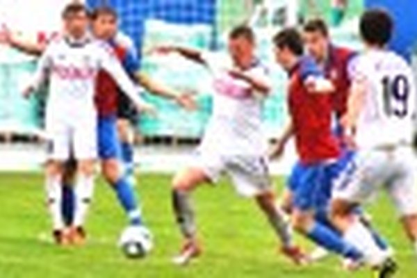Заметно оживили игру хозяев замены, сделанные Арсеном Папикяном