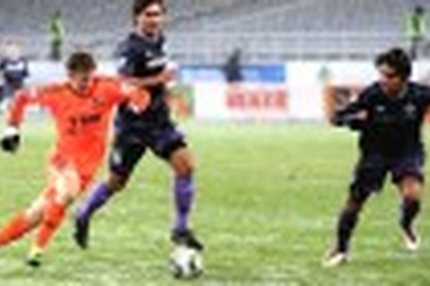 10:13 31.10.2011 Источник: Спортивный портал Екатеринбурга Футбольная Национальная Лига (ФНЛ) - Cезон 2011/12 , Урал , Олег Шатов Олег Шатов:…