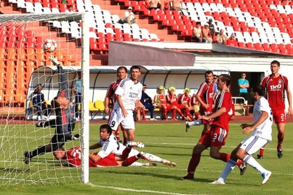 "Локомотив Лс" – "Авангард" – 0:0