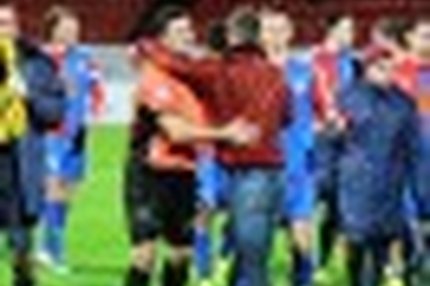 12:46 19.09.2013 Источник: OneDivision.ru - Футбол России: РФПЛ, ФНЛ Футбольная Национальная Лига (ФНЛ) - Cезон 2013/2014 , Енисей - Нефтехимик ,…