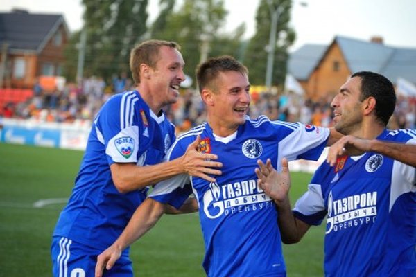 "Газовик" – "Динамо" СПб – 2:1 "Газовик" – "Динамо" СПб – 2:1