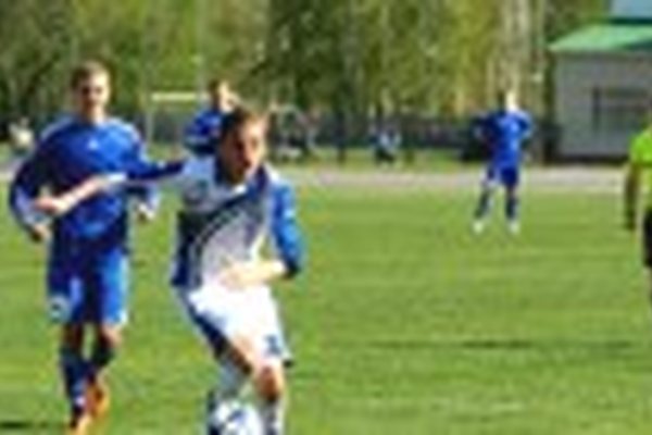 Соперники начали матч в среднем темпе