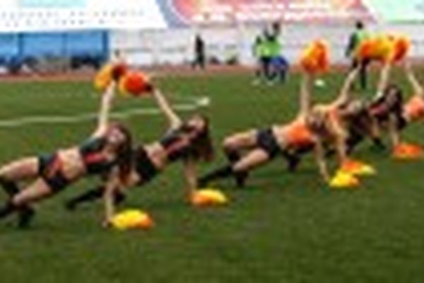 Девушки