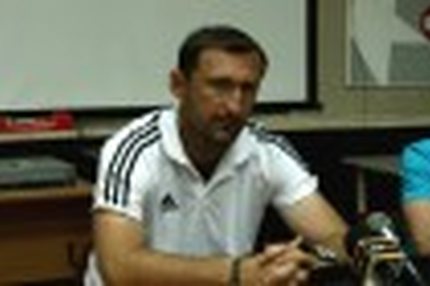 12:58 25.07.2011 Автор: Лесничий Владимир Второй дивизион: зона «Юг» Cезон 2011/12 , Дагдизель , Эмин Агаев Эмин Агаев: Выйти в следующем сезоне в ФНЛ?