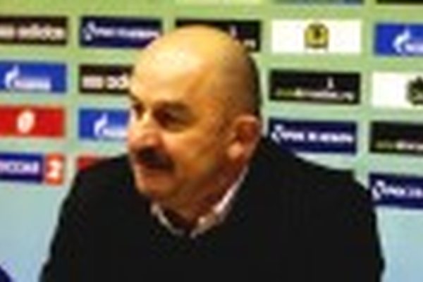 Станислав ЧЕРЧЕСОВ, главный тренер ФК "Жемчужина-Сочи": С ПОЛЕМ ВЛАДИВОСТОКЦЕВ НАДО ЧТО-ТО ДЕЛАТЬ