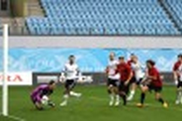 "Химки" – "Торпедо" – 2:4 "Химки" – "Торпедо" – 2:4