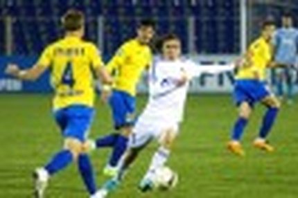 12:44 30.09.2014 Авторы: Дмитрий Болотин, Людмила Кочина Источник: OneDivision.ru - Футбол России: РФПЛ, ФНЛ Футбольная Национальная Лига (ФНЛ) -…