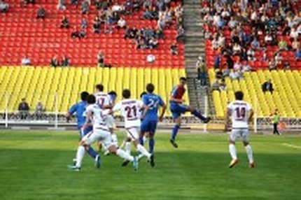 23:37 27.08.2012 Авторы: Андрей Юдин, Антон Сазонтов ФНЛ - Cезон 2012/2013 , Салют - Енисей , Енисей , Салют "Салют" – "Енисей" – 2:1 Победа под гром…