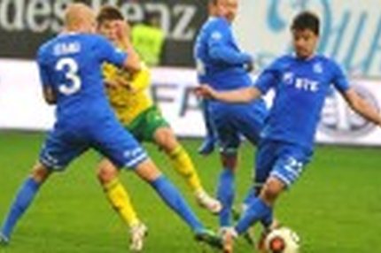 12:20 10.10.2016 Источник: OneDivision.ru - Футбол России: РФПЛ, ФНЛ Футбольная Национальная Лига (ФНЛ) - Cезон 2016/2017 , Енисей - Факел , Динамо М…