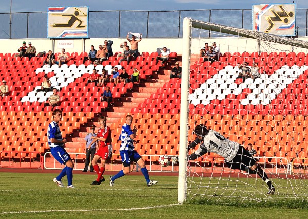 "Локомотив" – "Сокол" – 0:0