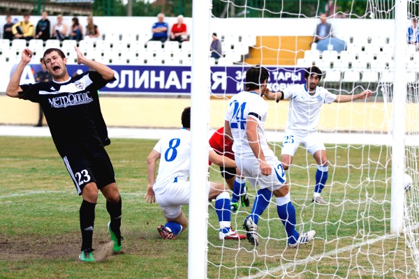 "Торпедо" Ар - "Динамо" Ст - 0:0