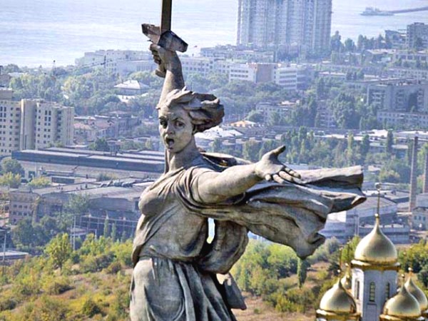 Девчонки-фанатки
