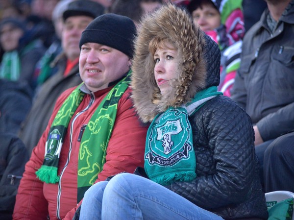 Девчонки-фанатки