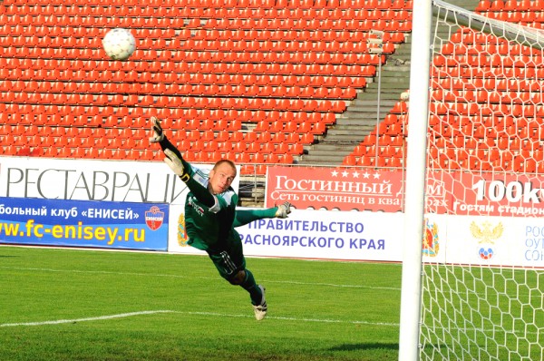 "Енисей" – "Динамо" – 2:1